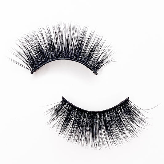 Lris – Light 3D Mink Lash Strip with Subtle Curl & Natural Pop