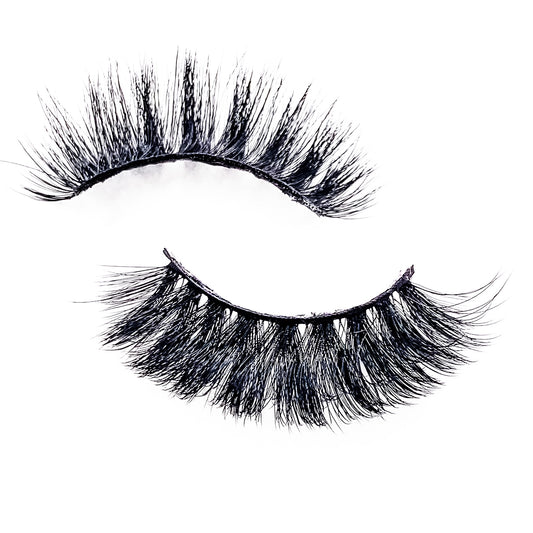 Bonnie – Flirty 3D Mink Lash Strip with Playful Soft Volume