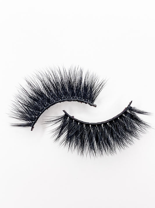 Crystal – Radiant 3D Mink Lash Strip with Shimmer-Like Dimension