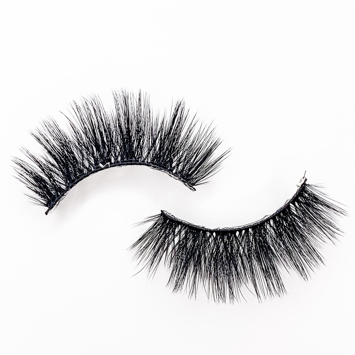 Sabrina – Wispy 3D Mink Lash Strip with Flared Ends & Soft Volume