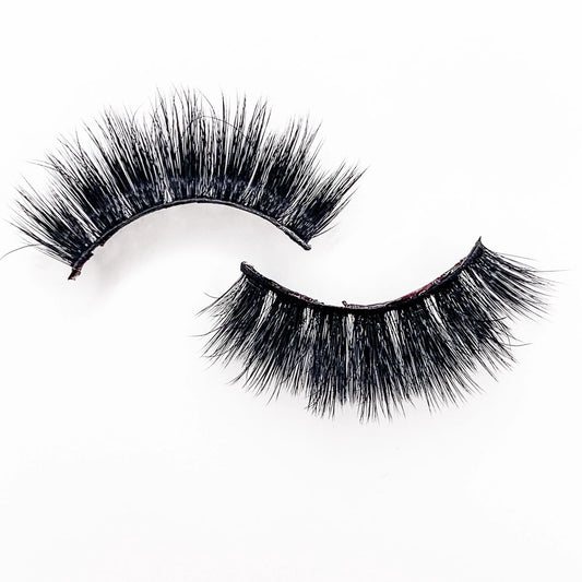 Zoe – Patterned Volume 3D Mink Lash with Stacked Length Layers